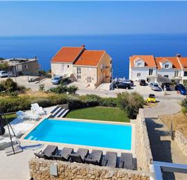 9 Bedroom Villa with Pool and Sea Views in Cavtat, sleeps 18